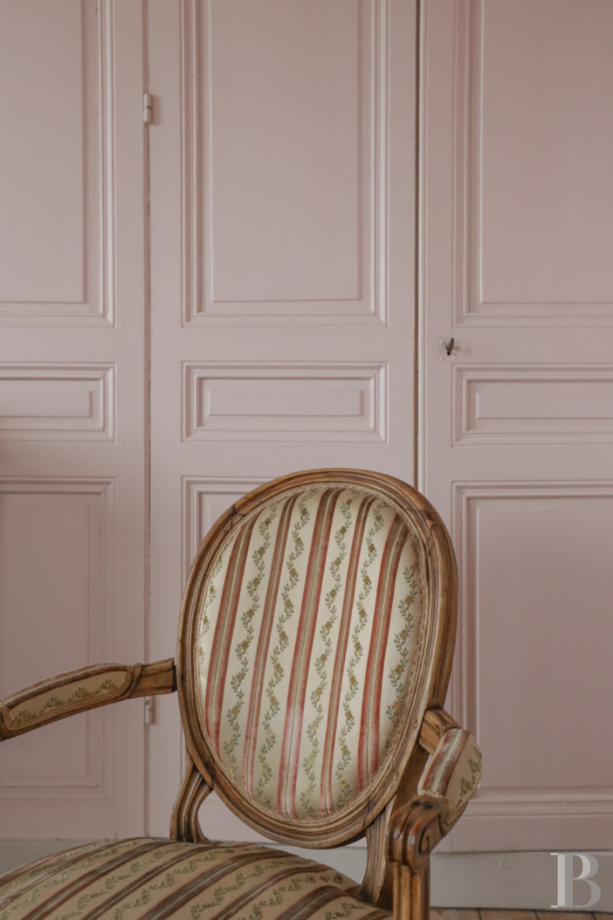 Dans le  Calvados, au pied de la  Basilique de Lisieux un manoir médiéval du 16e siècle - photo  n°27